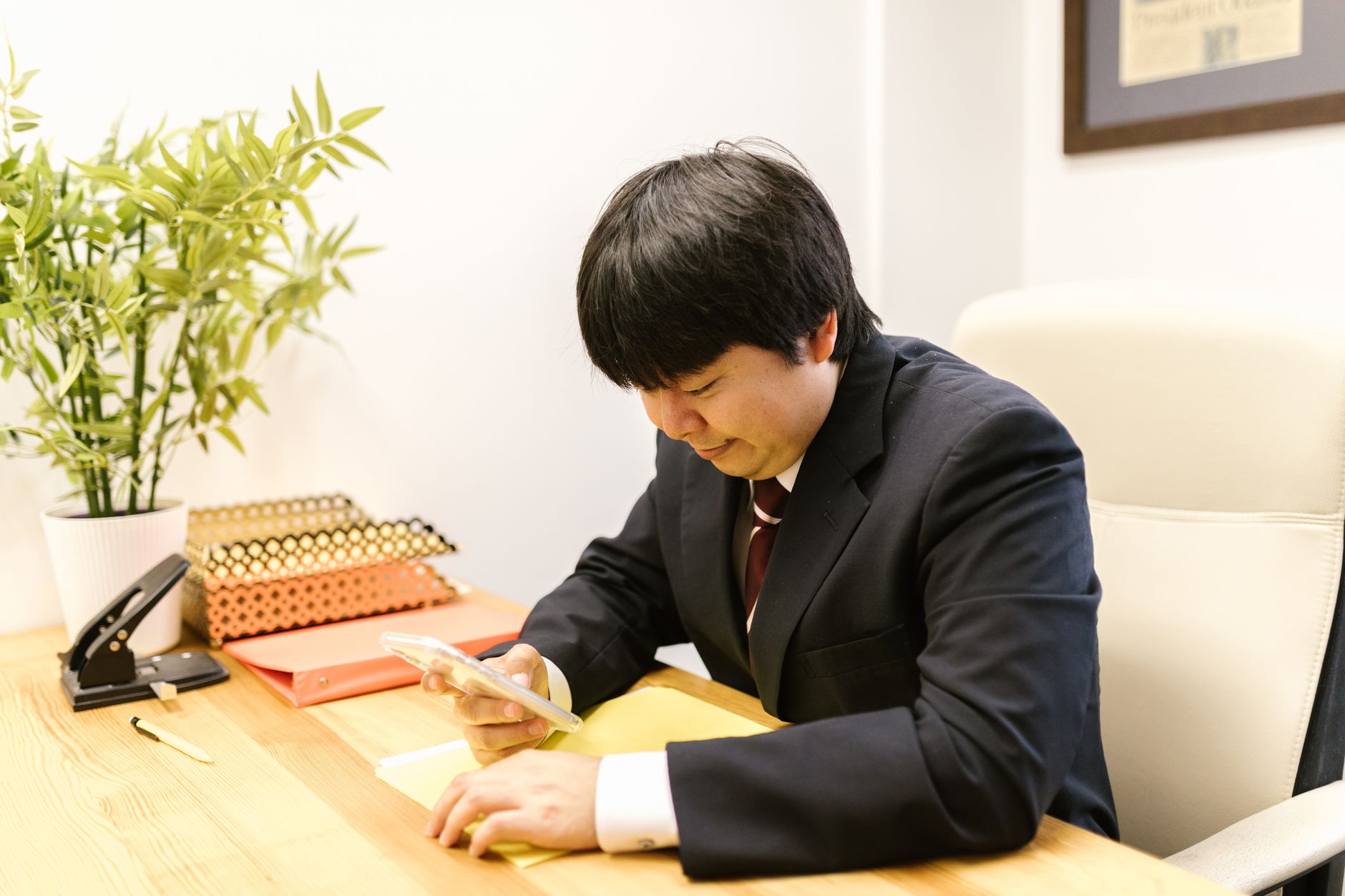 人手不足に悩む中小企業の経営者